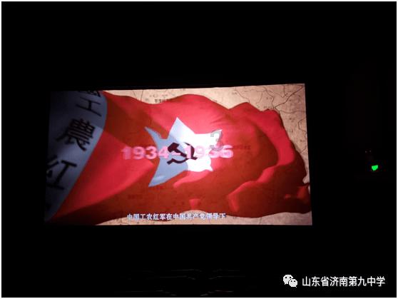漂亮少女夏日秀
